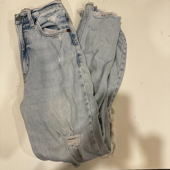 abercrombie and fitch light wash distressed high waisted jeans - Picture 1 of 3